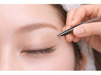 パーフェクトアイ(Perfect EYE)の写真/黒眉から垢抜けへ！眉ブリーチ×アイブロウで柔らかい印象に変え、洗練された美人顔へ導きます☆