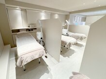 シーボン 錦糸町店の雰囲気（明るく広々とした開放的なサロン空間。初めての方も通いやすい）