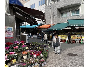 ヨサパーク ラニカイ 天王町店(YOSA PARK Lani Kai)/花屋の角をまがる