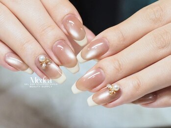 ミーディア(Medea)の写真/【持込ジェルデザイン◆両手1本¥9900～】指先のコンプレックスも解消できる美フォルムジェル&スカルプ