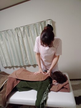 ボディケア コンフォート リラクゼーション(comfort)の写真/完全個室のプライベート空間で、首肩の辛さを改善◎原因を根本改善して身体の不調を解消していきましょう！