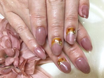 ウィズ フェリーク/根元べっ甲ネイル