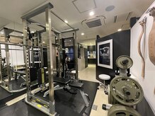 ダンディハウス パーソナルジム 新宿店(PERSONAL GYM)