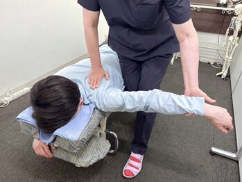 小顔22 ボルティ 本店(Bolty)の写真/<男性のお客様からも好評◎>ビジネスマン必見!!首・肩・背中・腰・頭皮の疲れをトータルケアでスッキリ☆