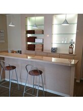 いやし堂 城南店/店内カウンター