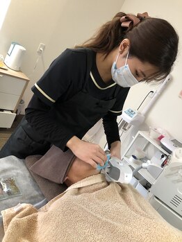 プライベートサロン アール(R)/ひげの施術