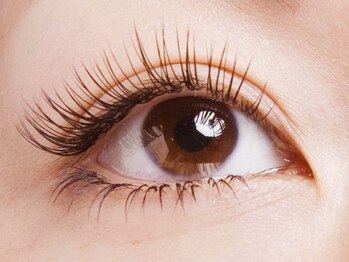 ティアラ 梅田店(tiara)の写真/デザイン力&モチの良さに感動!!一重、二重、垂れ目etc.貴女の目の形に合わせて最適なデザインをお届け♪