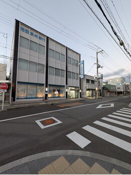 山本整体院 箕面桜井駅前院/3.池田泉州銀行を右に曲がります