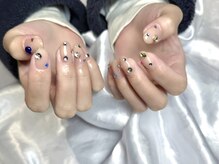 プリュム(plume)/ぷっくり宝石ネイル