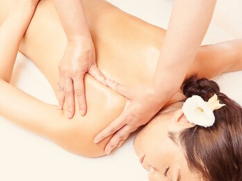 ミーチャビアンカ(MiciaBianca)/肩甲骨周りもリンパマッサージ