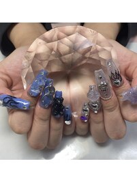 個性的ネイル