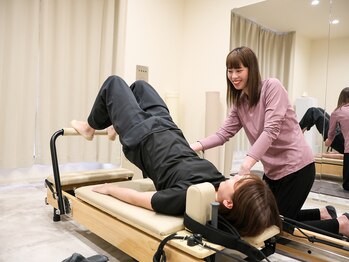 ピラティス イズム 松山店(Pilates isM)/体がカタくても大丈夫！