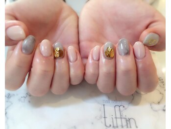 ネイルサロン ティフィン(tiffin)/ニュアンスカラーでお洒落に☆