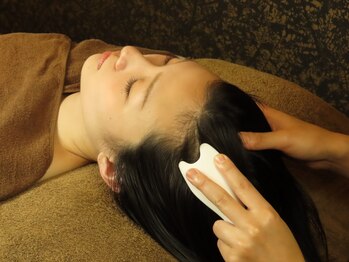 グロッシー(glossy)の写真/《腕・デコルテ込の快眠ドライヘッドスパ♪》カッサで筋膜迄アプローチし,辛い疲れをスッキリ&小顔も叶う☆