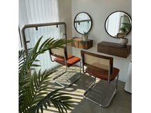 アイズ(i's)の雰囲気（シンプルな空間◎半個室のお部屋でゆっくりおくつろぎ下さい♪）