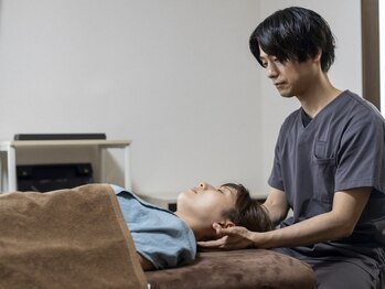 整体院 真 三条(shin)の写真/ガチガチの首コリ肩こりをゆるゆるに…2万人以上の施術経験がある整体師があなたのコリもスッキリ改善◎