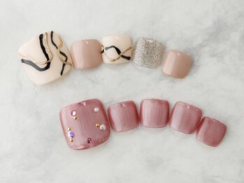 ガーベラ バイ ハノンネイル(Gerbera by hanonnail)の写真/足先からオシャレを♪お仕事柄ハンドネイルが出来ない…という方にも◎旅行や大切なイベント前に☆
