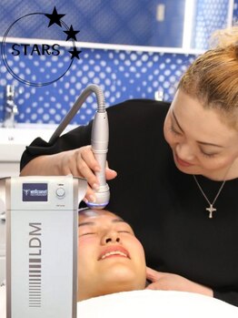 スリースターズ(☆☆☆STARS)の写真/【LDMトリプル水玉リフティング】脂肪分解液導入＋RFサーマルスタンプでお肌に潤い＆小顔効果を実感◎