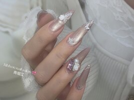 上品なちゅるん春ネイル