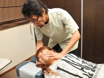 エスクローバーカイロプラクティックスオフィス/【施術中】