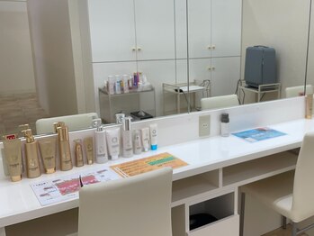 ジェイエステティック 山形南店/お帰り前は充実のメイクブースへ