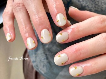 涼しげベージュで夏締め