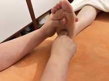 台湾式マッサージ康楽【肩こり/腰痛/疲労回復/オイルマッサージ】の雰囲気（足の疲れもしっかりツボ押しして解消します）