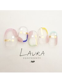 カラーやホロでポップに