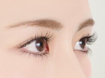 マキア 神戸三宮店(MAQUIA)の写真/最高級ミンクつけ放題オフ込¥3000セーブル¥3300、他クーポン多数!高技術でエクステと気づかれない仕上りに