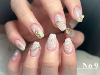 ナイン(No9)の写真/１ヶ月後もスラッと綺麗なネイルを…♪あなたに合った塗り方で持ちとフォルムにこだわったネイルをご提供！