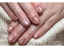 エクランプラス(Ecran+)の雰囲気(大人の上品ネイル・フラワーアート・美フォルムが得意♪)