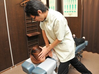 エスクローバーカイロプラクティックスオフィス/【施術中】