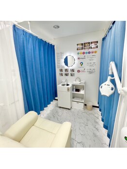 ホワイトニングショップ 岐阜駅前/【店内1】半個室になっています