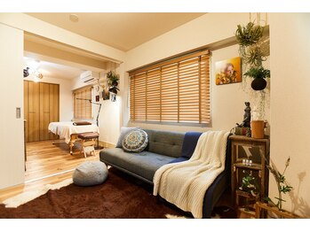 エヌビー(nb.)/広い空間をお一人で