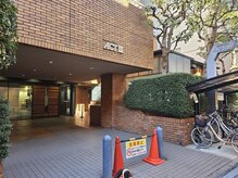 エナム(enam.)の雰囲気（当サロンのマンション入口。迷われたらお電話ください！）
