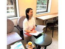 カルーナ 麻布広尾(CARUNA)の雰囲気（ラウンジでカウンセリングや水素吸入説明Glamolous H 麻布広尾）