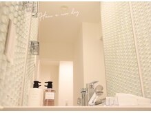 施術は勿論、居心地の良い空間作りを意識してデザインしました★