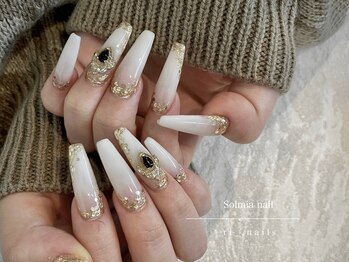 ソルミア ネイル 渋谷(Solmia nail)の写真/ゴテゴテすぎない華やかネイルを◇フォルムの美しさを重視◎パーツで飾りすぎない指先は大人っぽさを演出＊