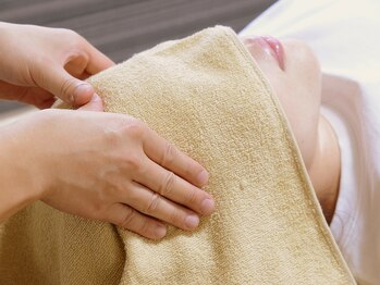 アールイー(re)の写真/貸切空間でアロマの香りに包まれながら癒しのお時間を…♪ヘッドスパ・フットケア・もみほぐし等をご用意◎