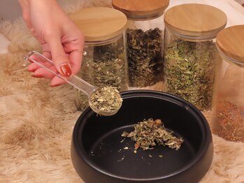 Respira【よもぎ蒸し/ヘッドスパ/整体/マタニティ/痩身】/選べる天然ハーブブレンド