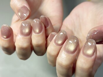 ミファネイル(mihwa nail)の写真/シンプルでも目を惹く上質ネイル!凹凸のゼロの極上フォルムで光を操る指先へ*フィルイン対応で爪育も◎