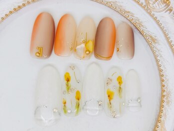 ネイル53/（初回）6700円（再来）7200円