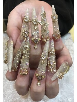 エスフィーネイルサロン ブリーユ(Esfy nailsalon Brille)/有料パーツ付け放題