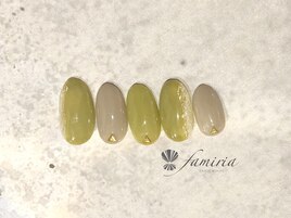 くすみグリーン×上品ネイル