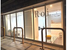 ロイ(Roi)の雰囲気（マンション玄関左手が入口になります。正面にパーキングあり）