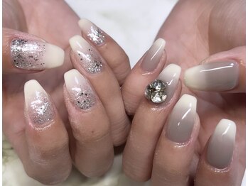 リリーネイル(Lily nail)/ちぐはぐネイル