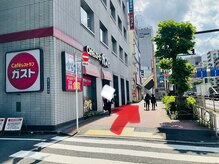 ヨサパーク カムイ 亀戸店(YOSA PARK KAMUY)/ガストの前を通過します。