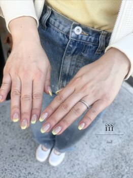 イー(iii)/パステルイエロー × フレンチ