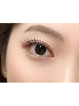 ナチュラル上品な目元にしたい