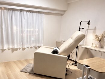 エイト(eight)の写真/《福島/マツエク》垢抜けたいけど自然に仕上げたい大人女性へ/落ち着いた空間で理想の目元に◎